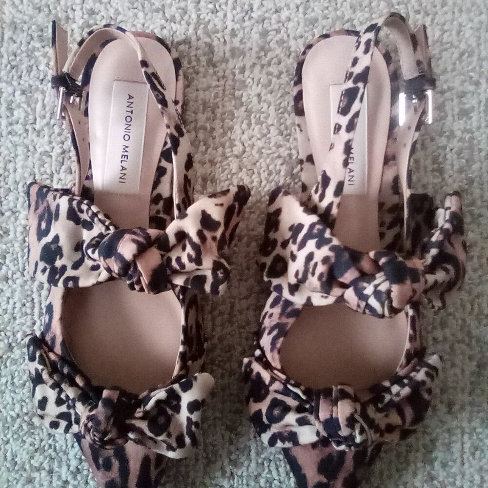Antonio Melani NWOT Leopard Print Sling Back Flats With Bows